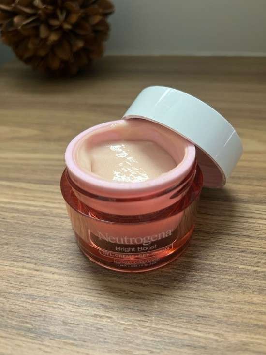 Neutrogena Bright Boos Antissinais resenha.