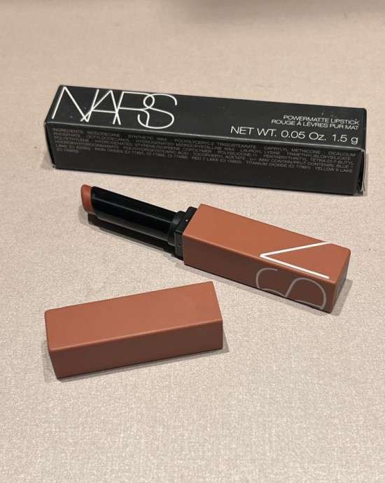 Batom Nars Extra Matte.